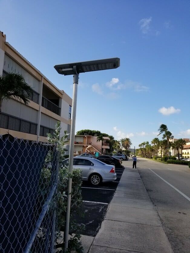 Sresky 40 Watt 4,000 Lumen All in One SSL-34 Solar Street Light