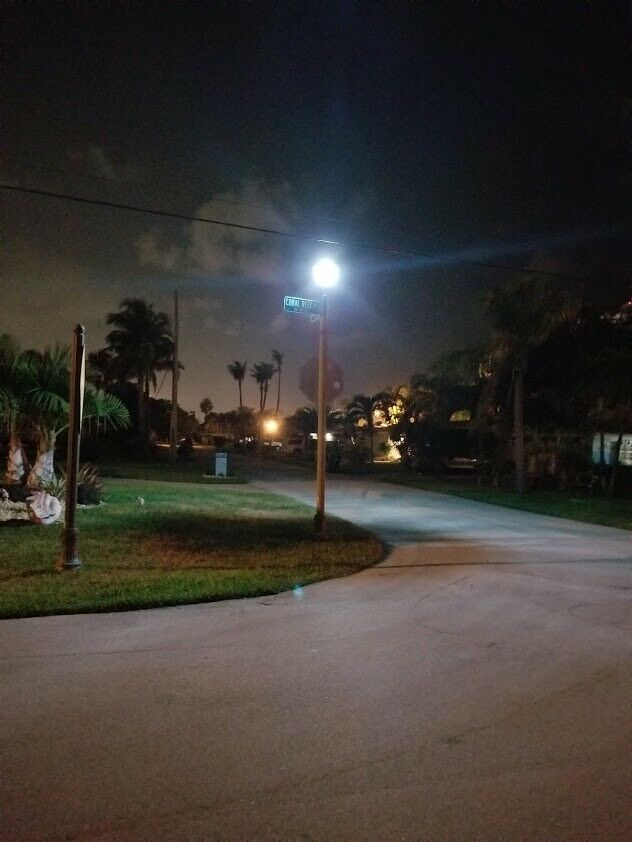 20 Watt 2,000 Lumen Solar Security Landscape Lamp Post Light, 5 Day Single Charg